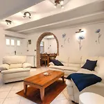 Mala Villa