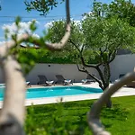 Mala Villa