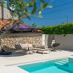 Villa Mala *