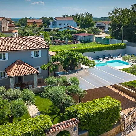 Βίλα Mala Ουμάγκ