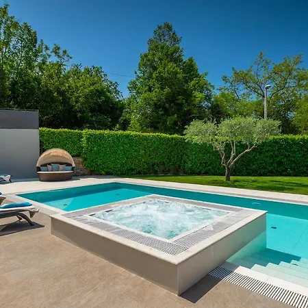 Mala Villa