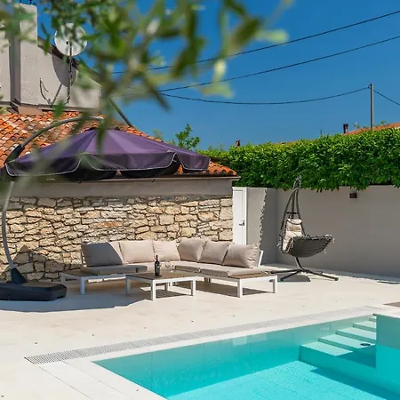 Villa Mala *