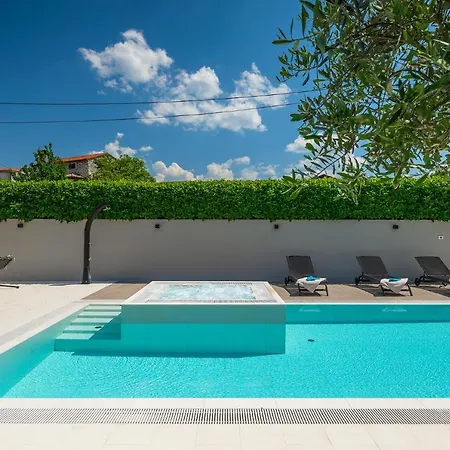 Villa Mala *