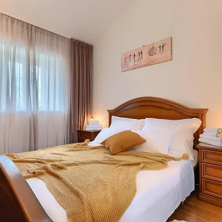 וילה Mala אומאג