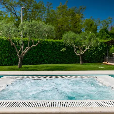 וילה Mala אומאג